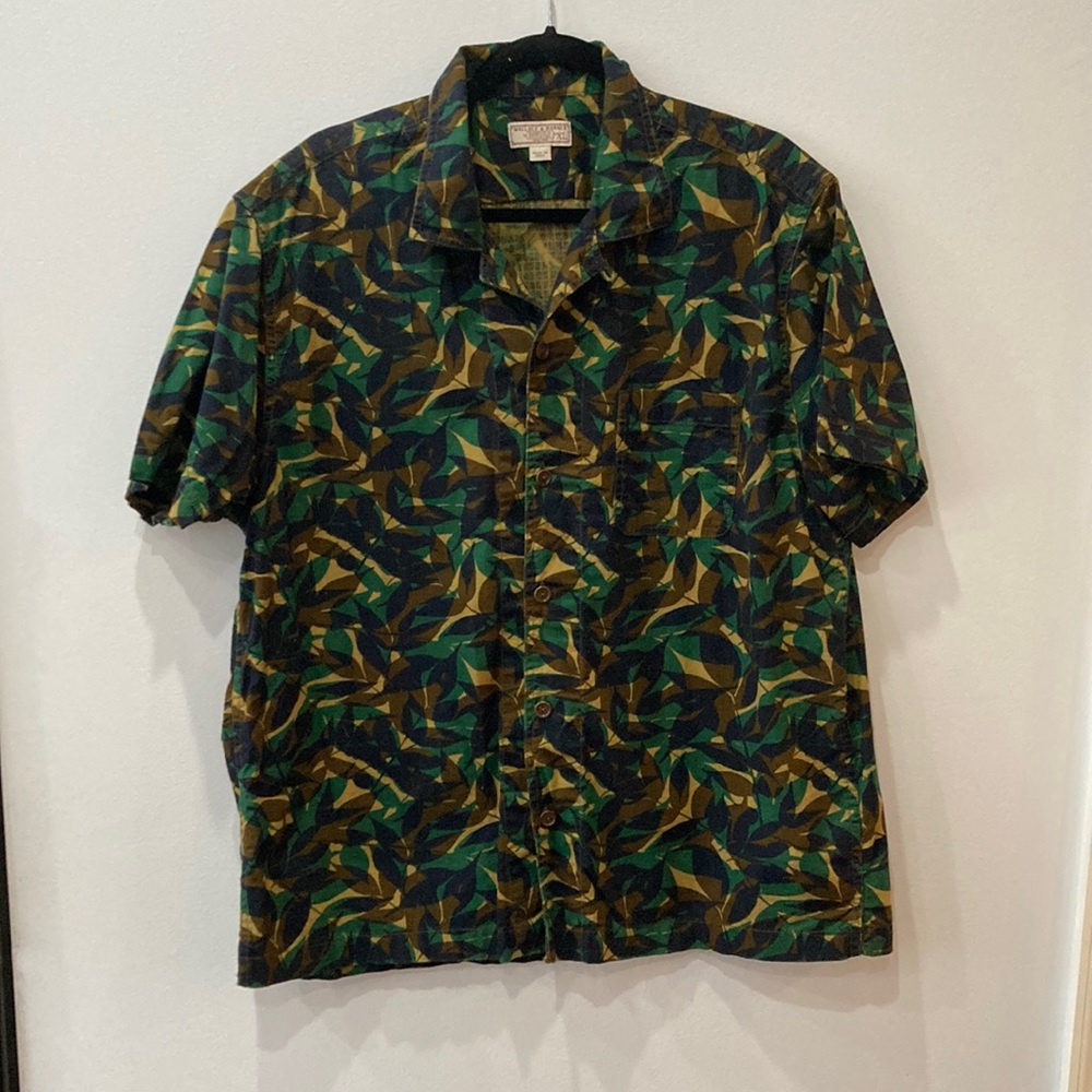 Wallace and Barnes Camp Shirt - Tropical Camo - XL